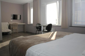 Гостиница Hotel La Louve  Ла-Лувьер